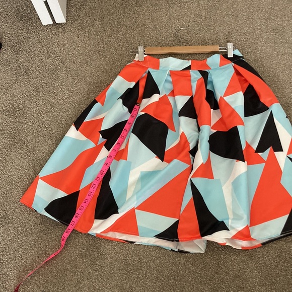 Fit and Flare Polyester skirt. Size M - Picture 5 of 6